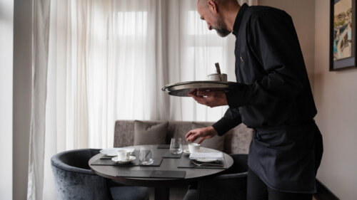 Restaurant and Bar Assistant